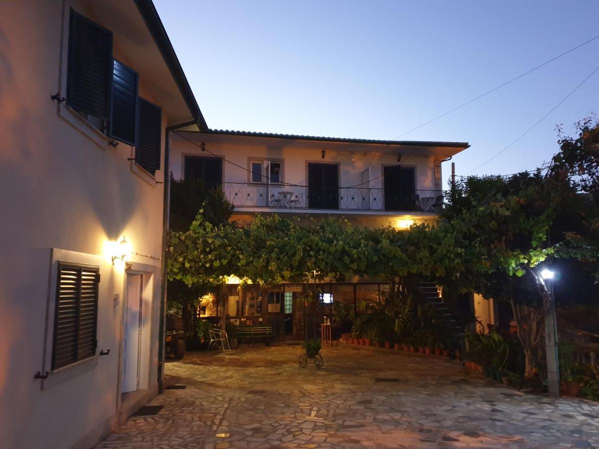 Casa Dos Santos Alojamento - Guest House Geres Buitenkant foto